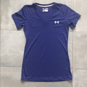 Under Armour fitted work out, v neck tee, XS